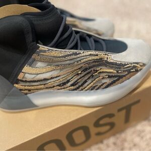 Brand New Yeezy QNTM basketball shoe size 9 men’s